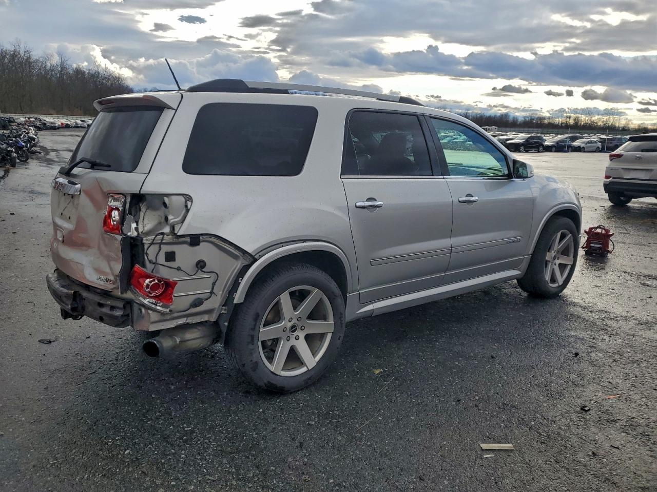 GMC Acadia Denali Image 5