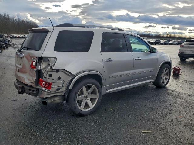 GMC Acadia Denali Image 5