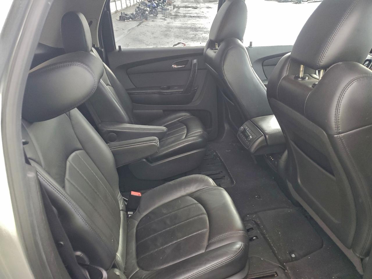 GMC Acadia Denali Image 9