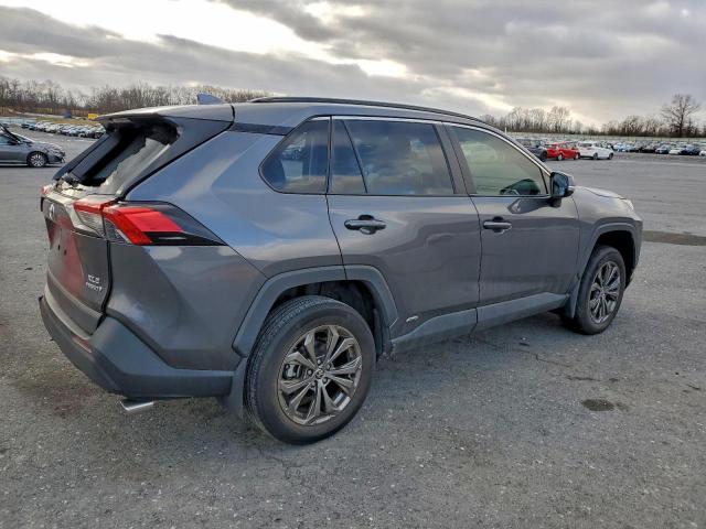 Toyota RAV4 Xle Premium Image 10