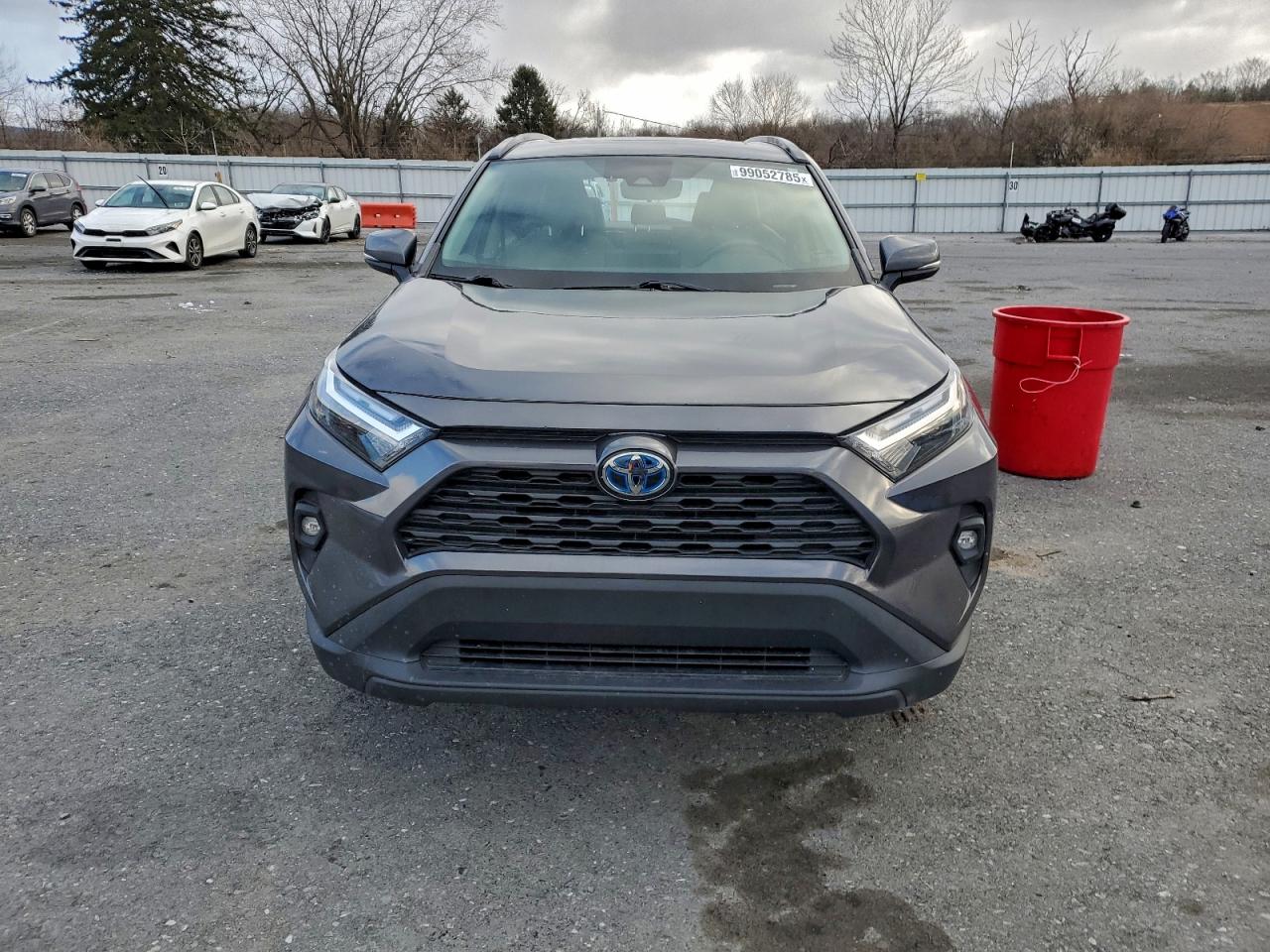 Toyota RAV4 Xle Premium Image 4