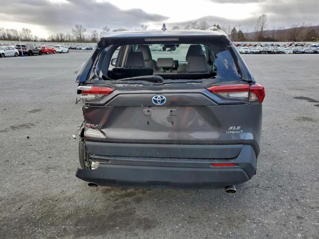 Toyota RAV4 Xle Premium Image 12