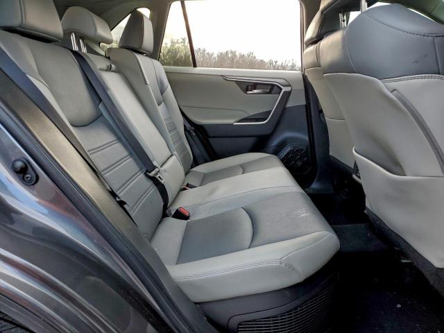 Toyota RAV4 Xle Premium Image 2