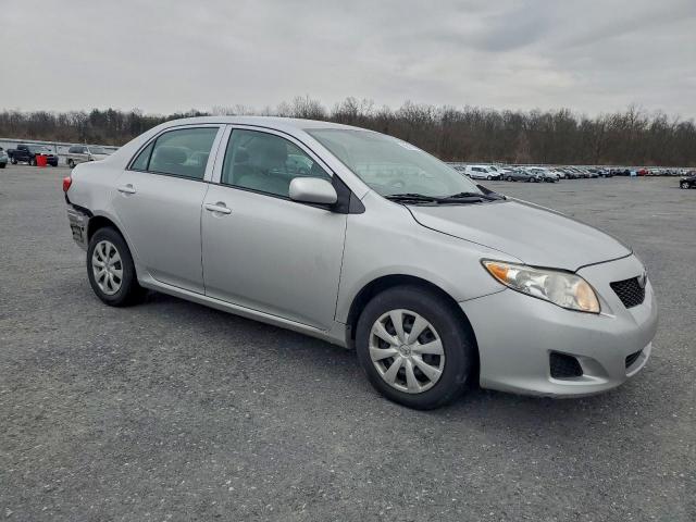 Toyota Corolla Base Image 2