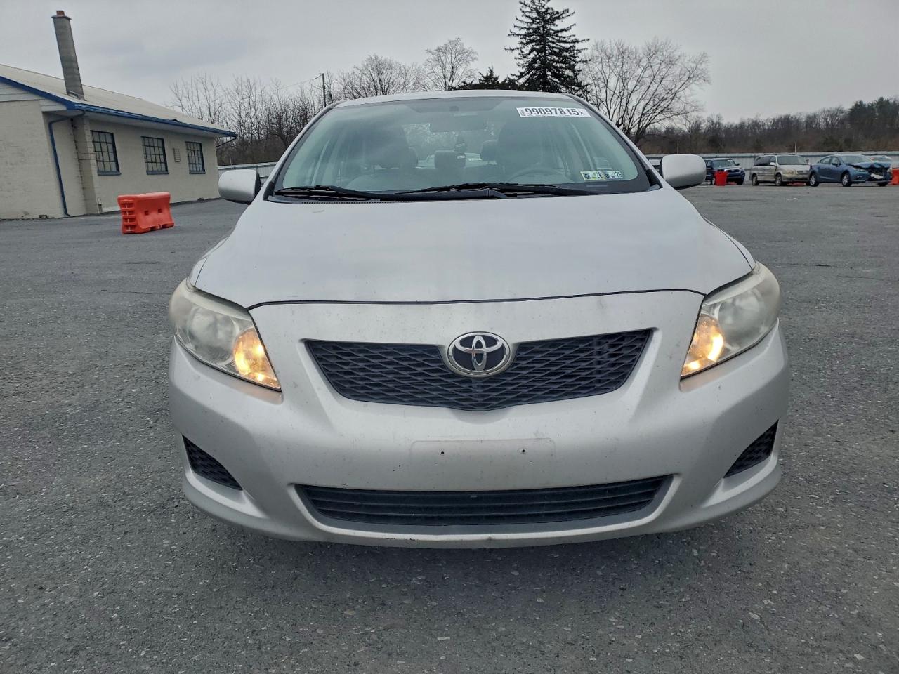 Toyota Corolla Base Image 6