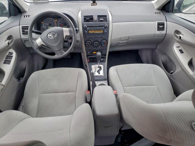 Toyota Corolla Base Image 8