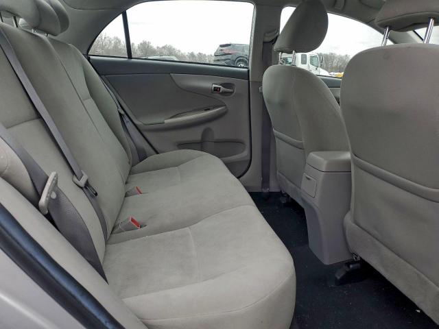 Toyota Corolla Base Image 4