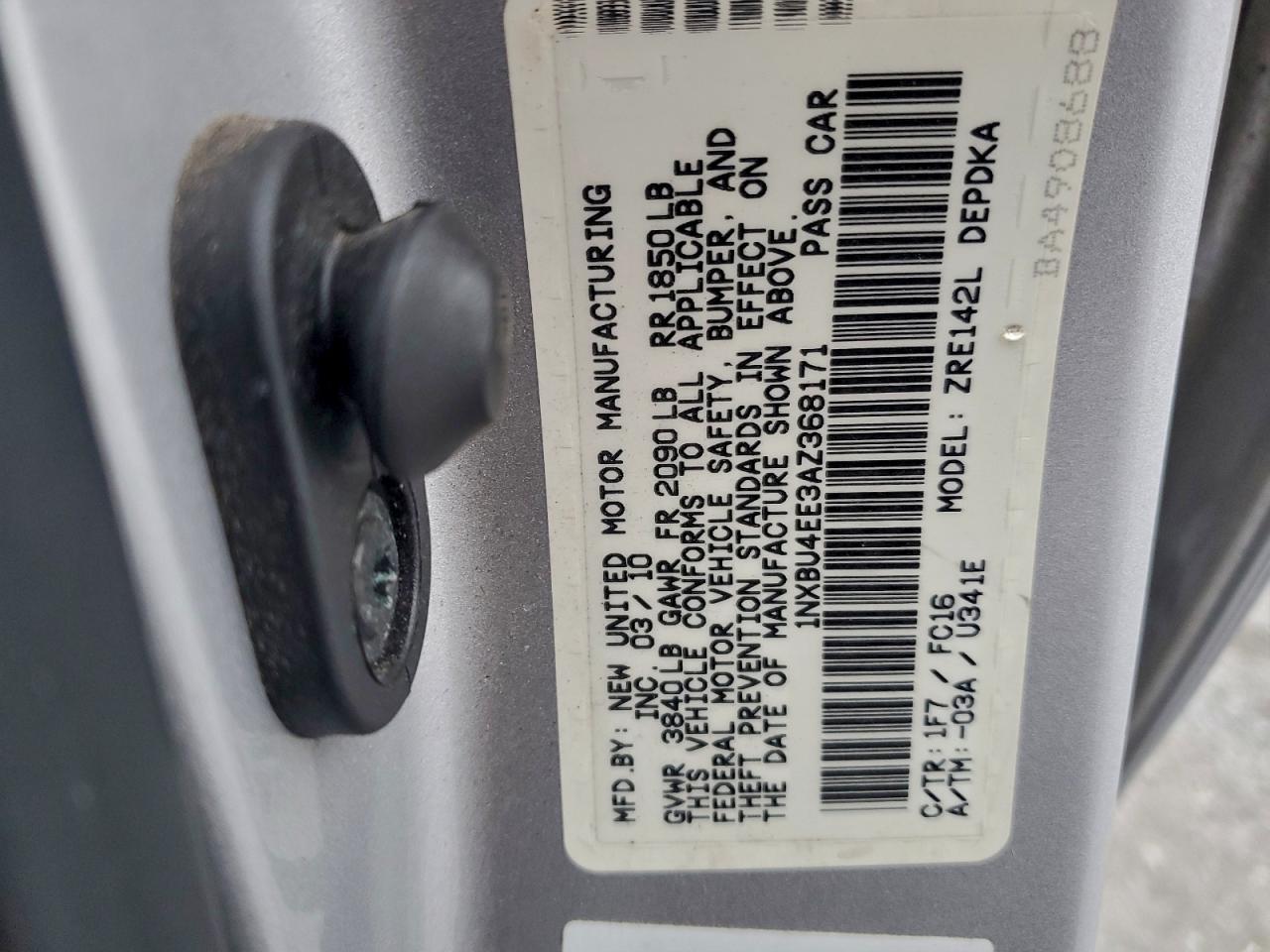 Toyota Corolla Base Image 9