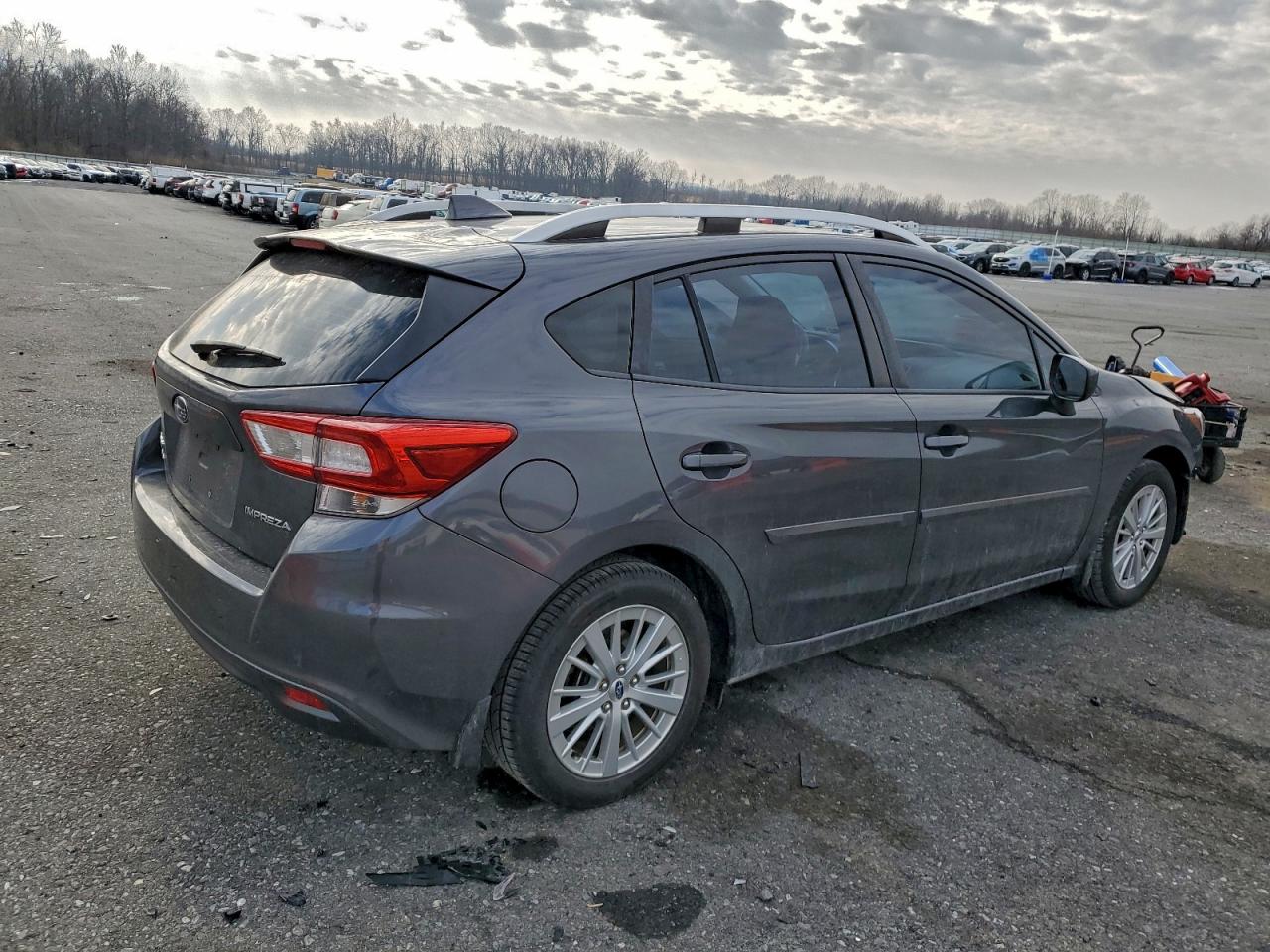 Subaru Impreza Premium Image 9