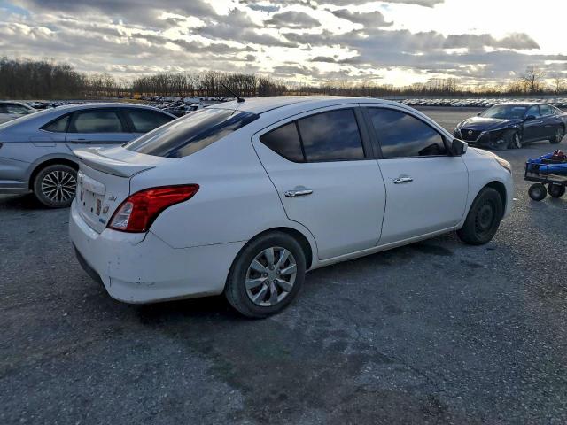 Nissan Versa S Image 2