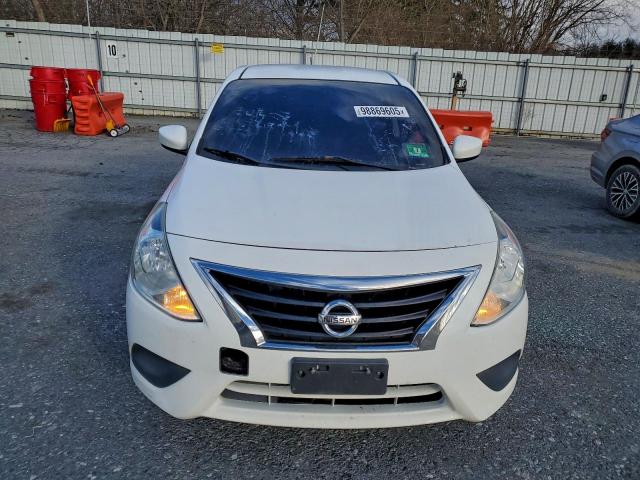 Nissan Versa S Image 6