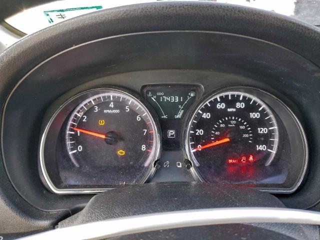 Nissan Versa S Image 4