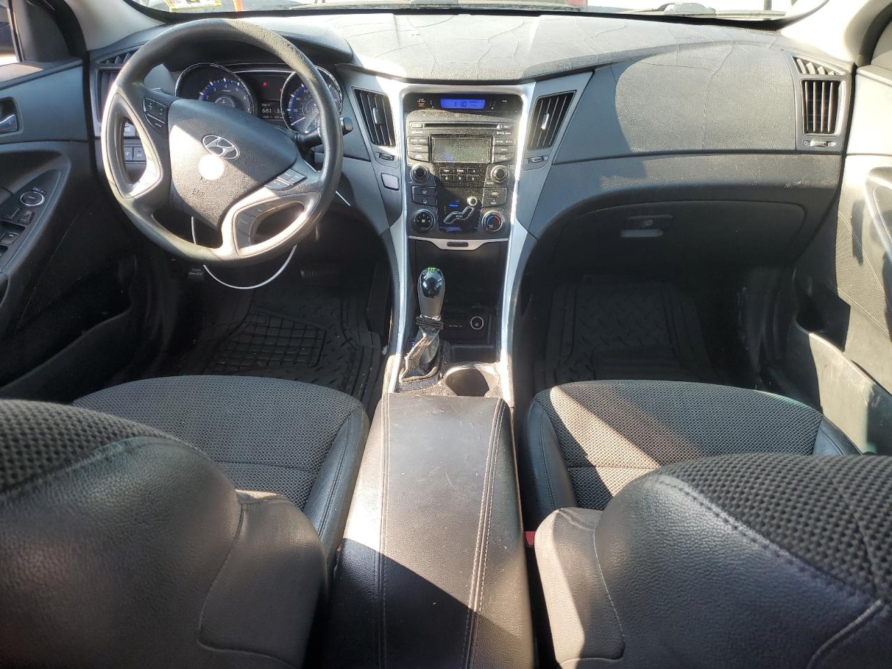 Hyundai SONATA Gls Image 2