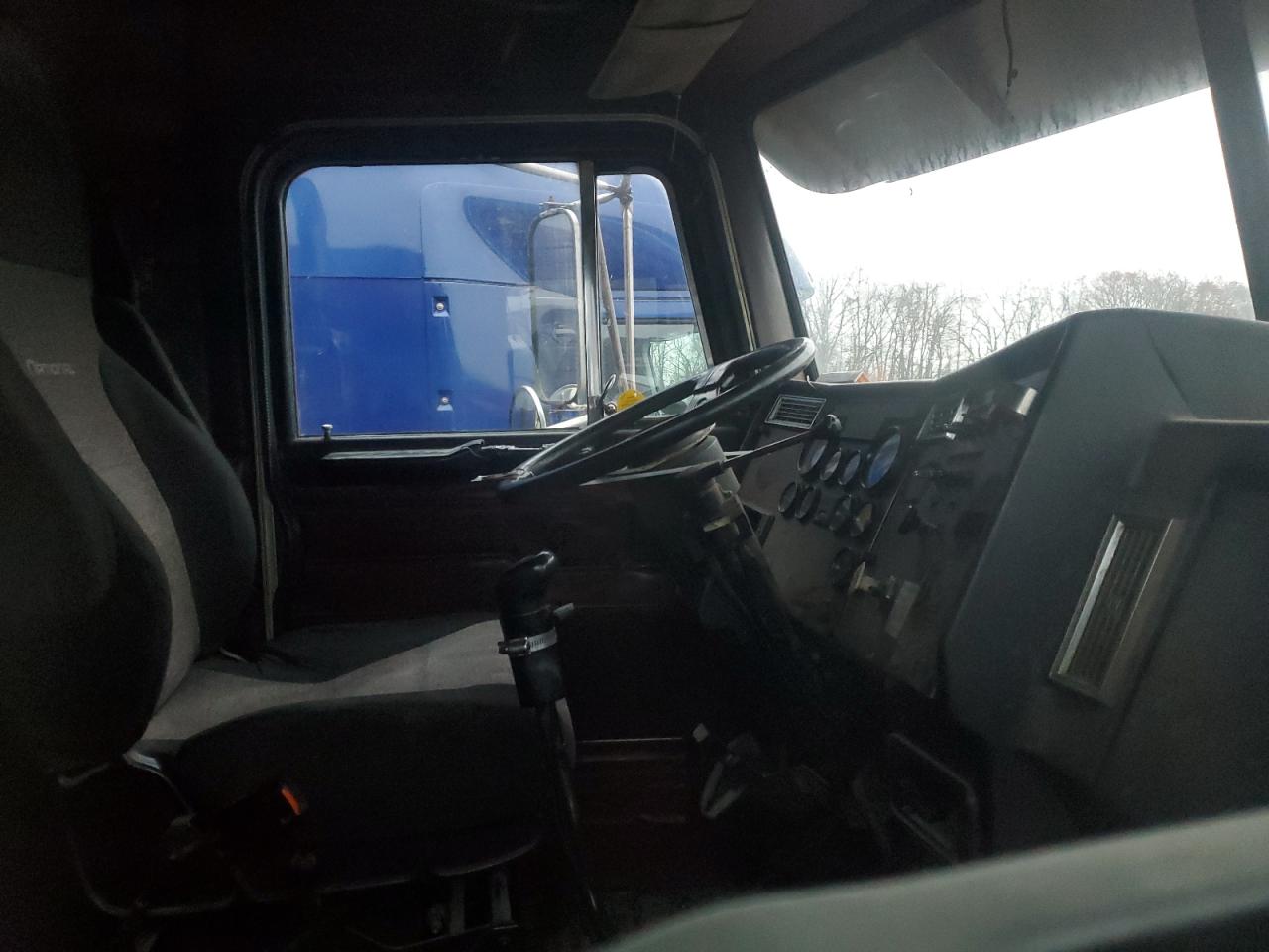 Peterbilt 379 Image 5