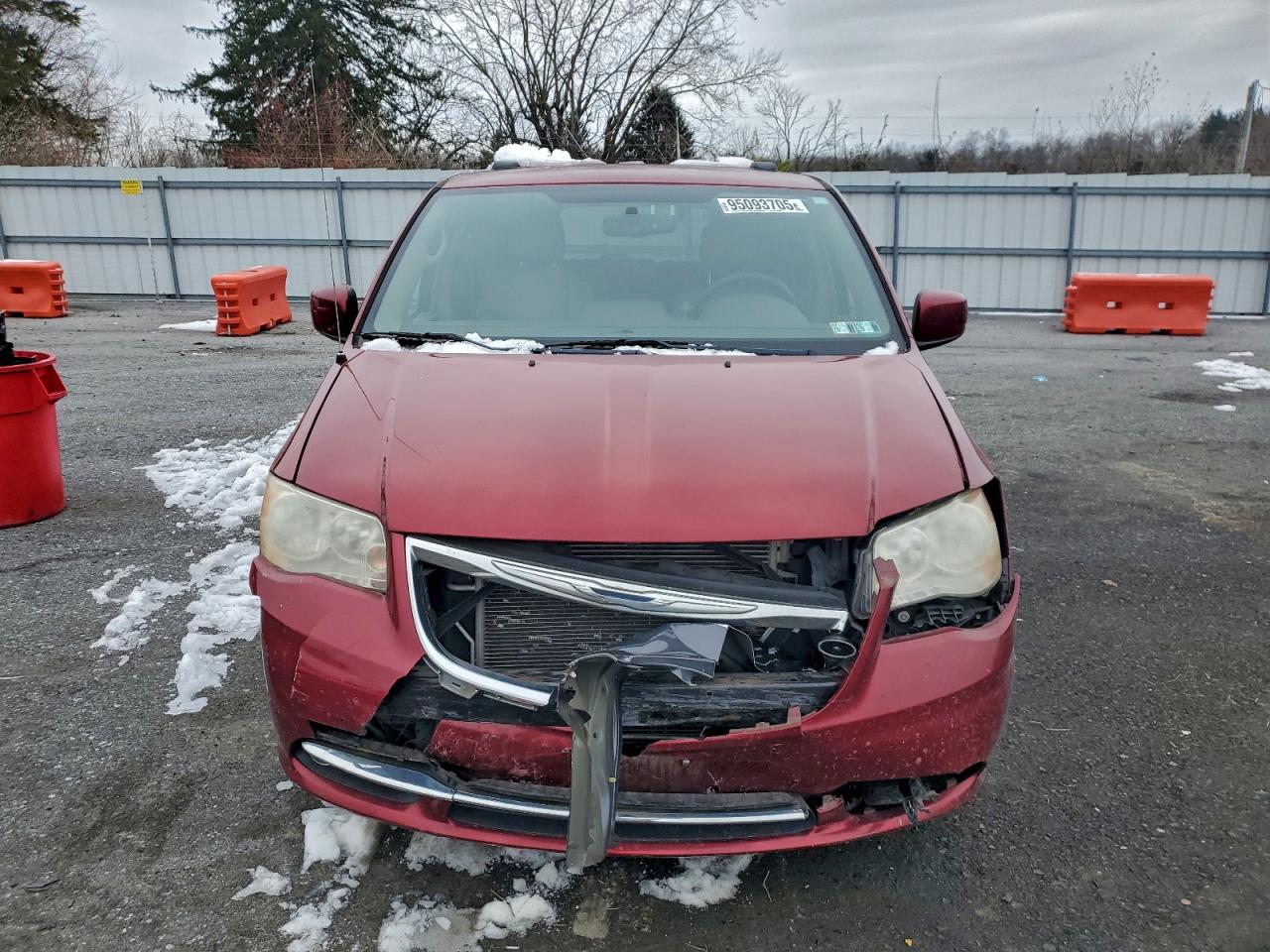 Chrysler Minivan Touring Image 12