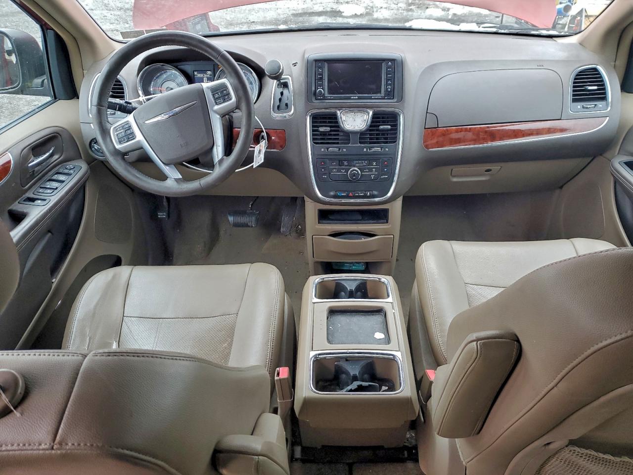 Chrysler Minivan Touring Image 10