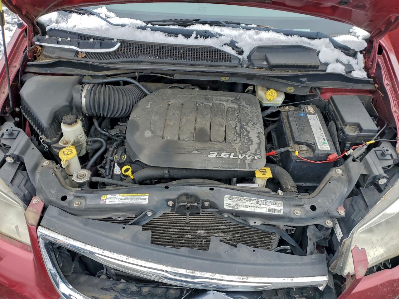 Chrysler Minivan Touring Image 9