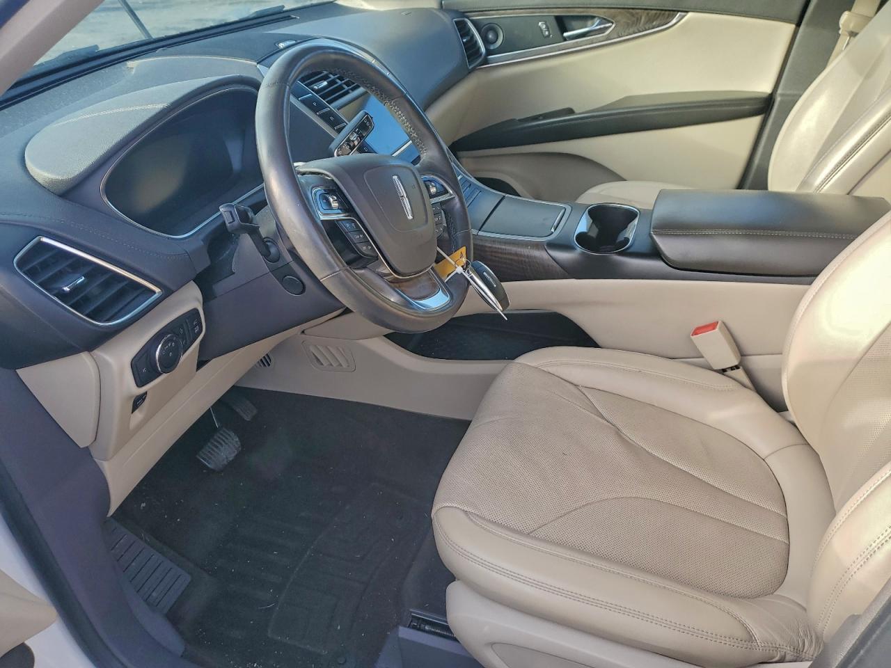 Lincoln Nautilus Reserve Image 4