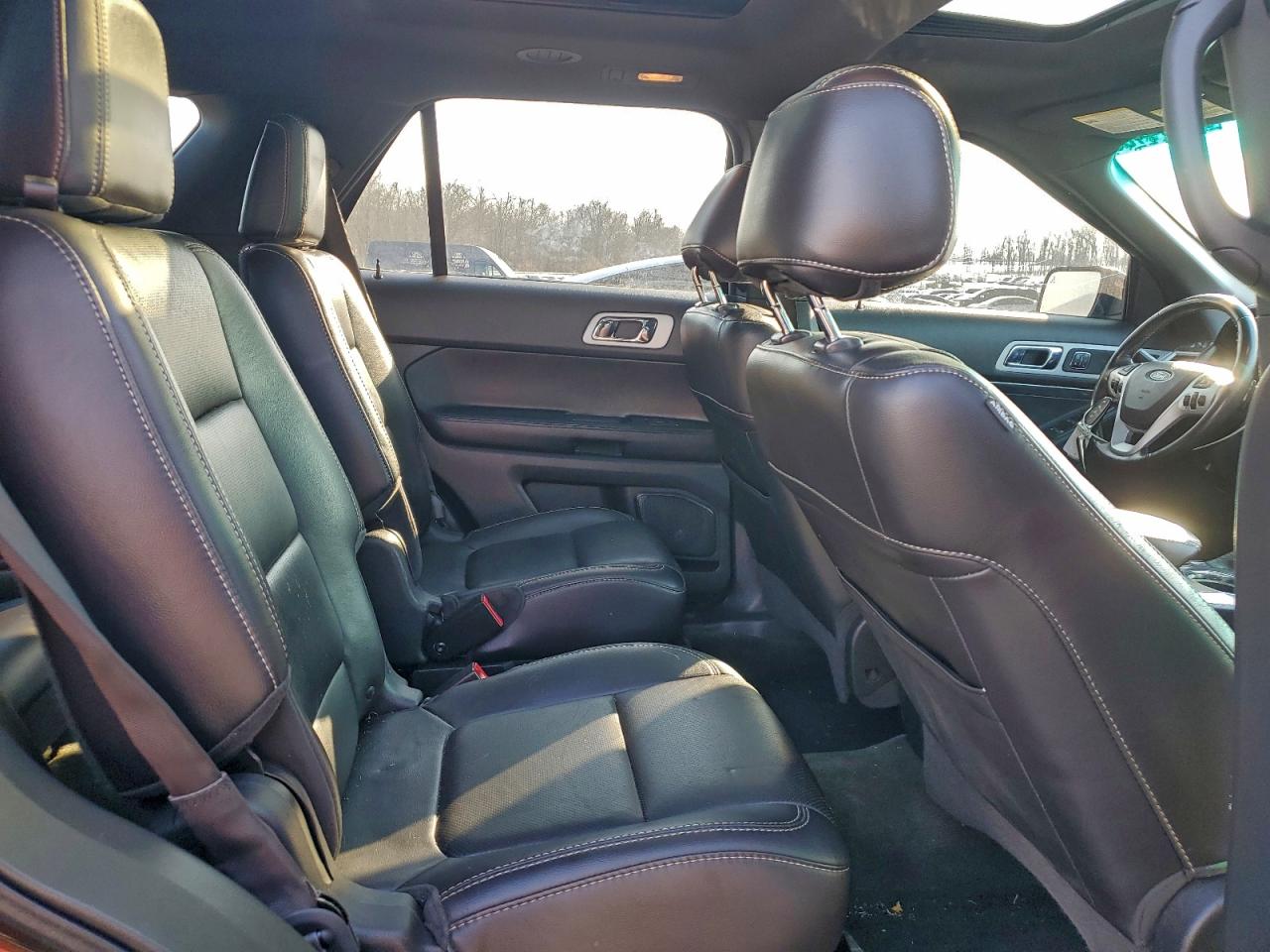 Ford Explorer Sport Image 9