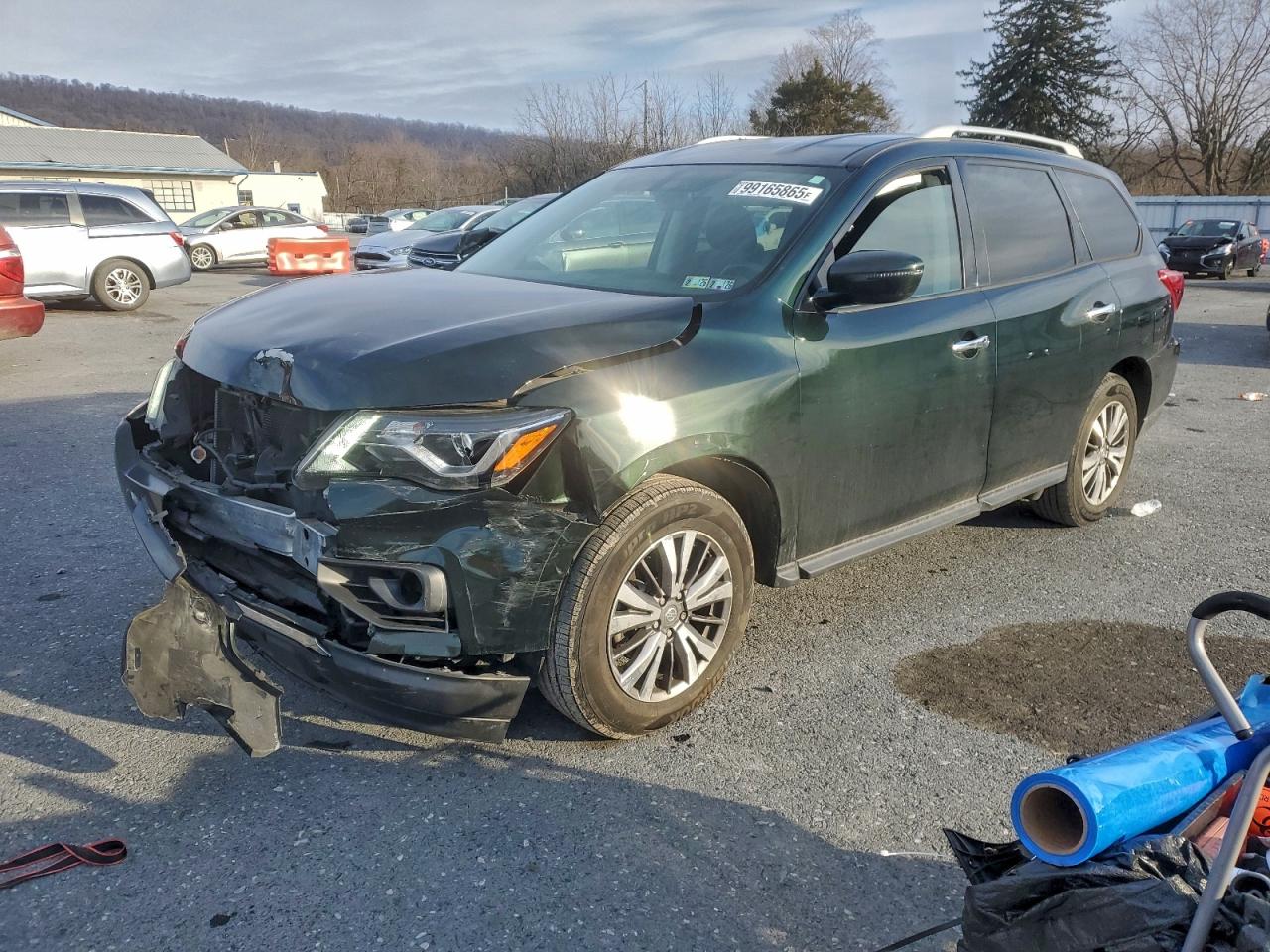 Nissan Pathfinder S Image 1