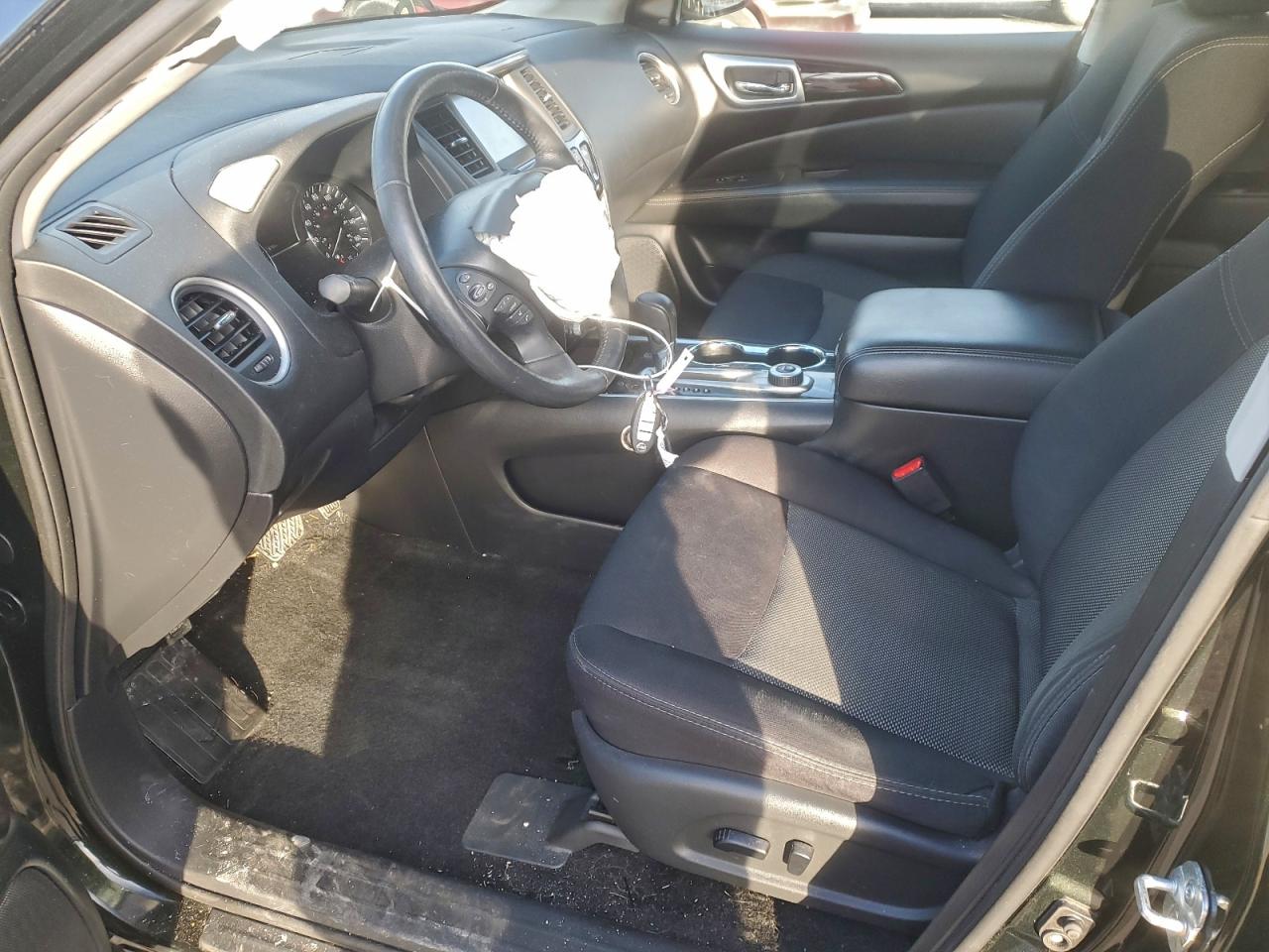 Nissan Pathfinder S Image 4