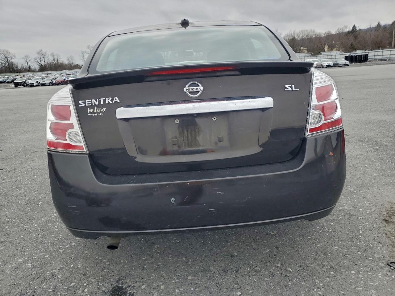 Nissan Sentra 2.0 Image 4