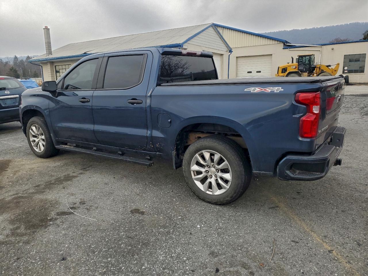 Chevrolet Silverado K1500 Custom Image 3