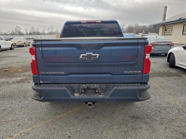 Chevrolet Silverado K1500 Custom Image 4