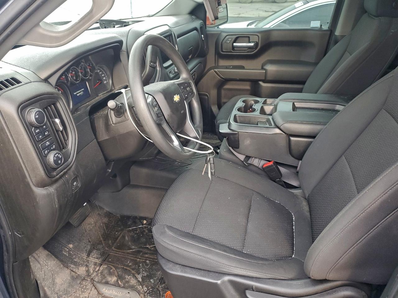 Chevrolet Silverado K1500 Custom Image 12