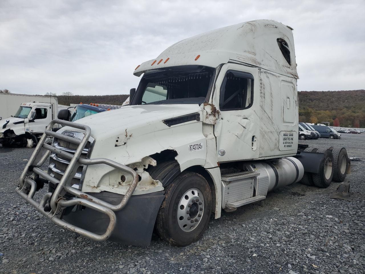 Freightliner Cascadia 1 Image 9