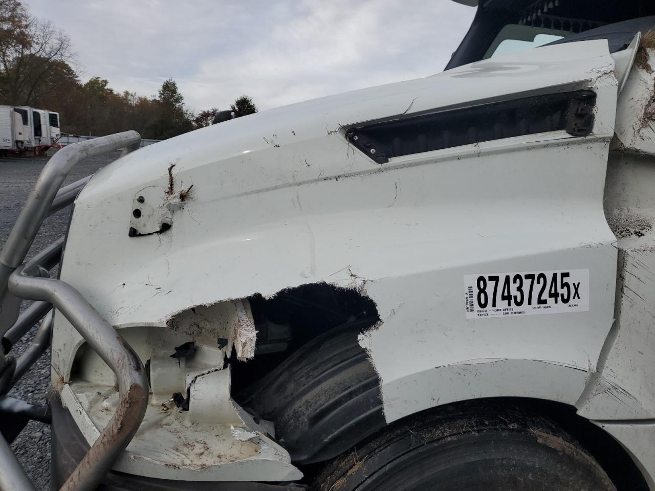 Freightliner Cascadia 1 Image 2