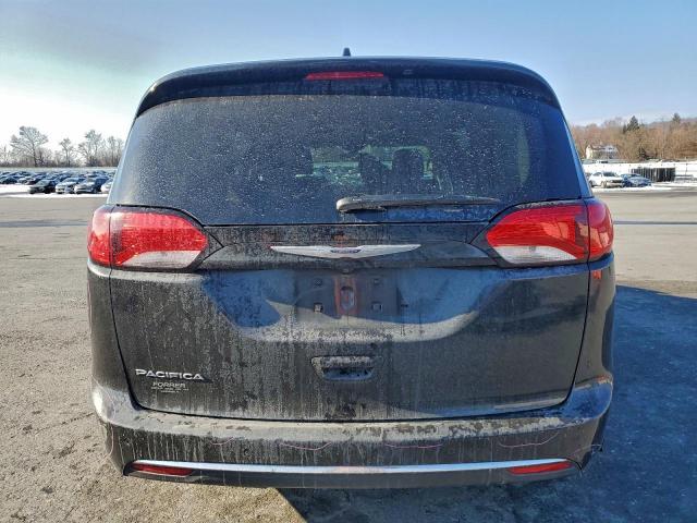 Chrysler Pacifica Touring Image 12