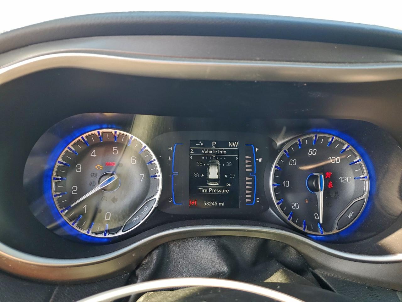 Chrysler Pacifica Touring Image 10