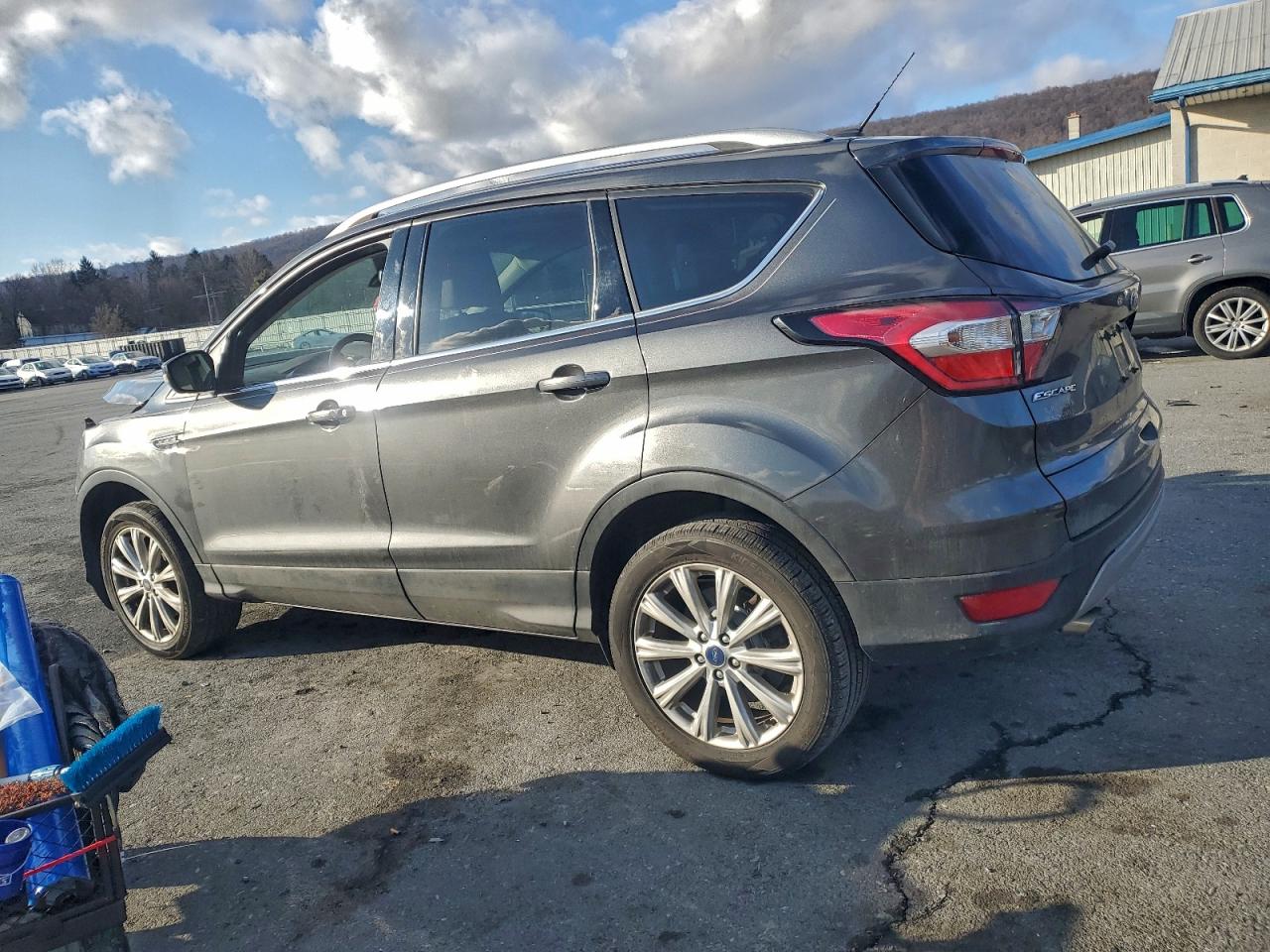 Ford Escape Titanium Image 3