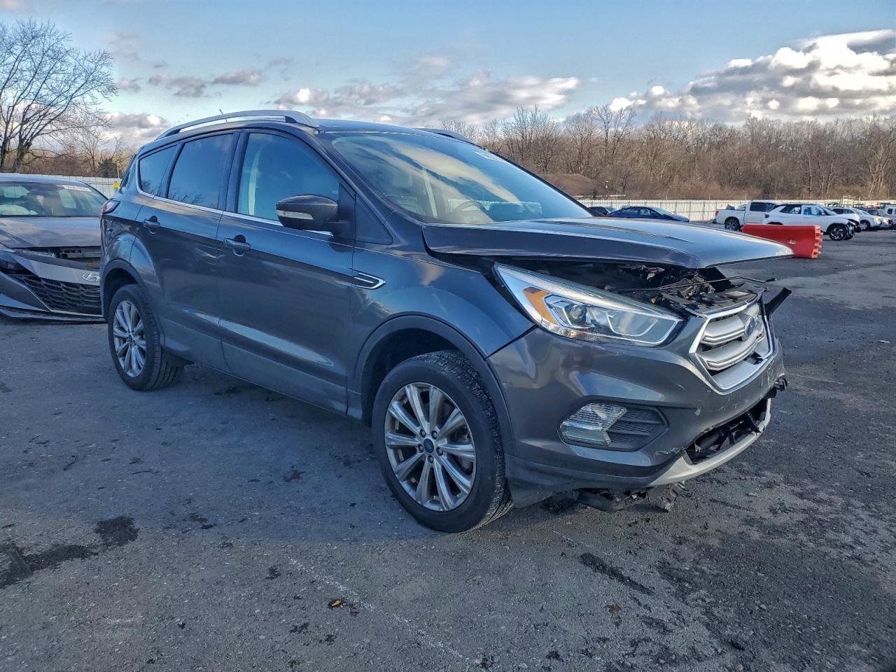 Ford Escape Titanium Image 5