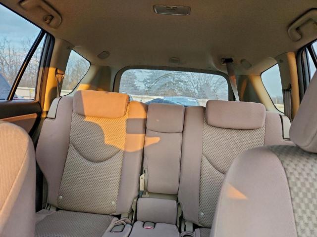 Toyota RAV4 Image 11
