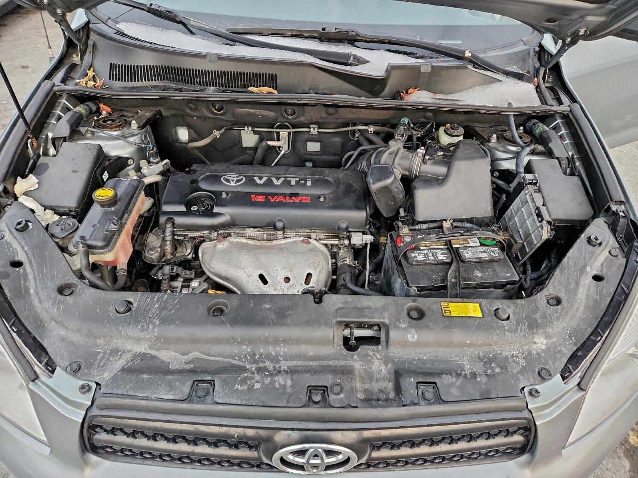 Toyota RAV4 Image 12