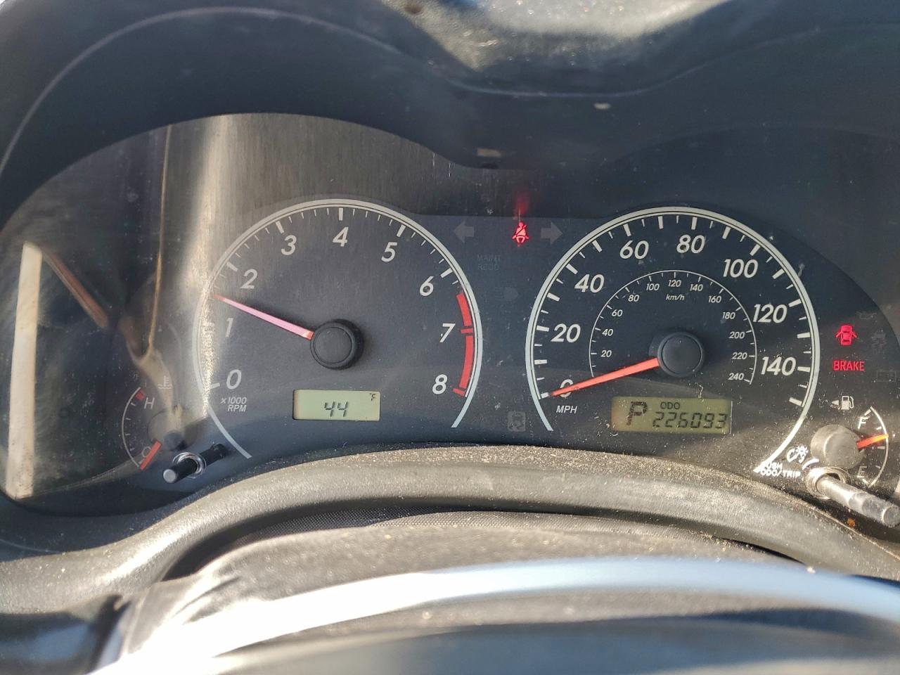 Toyota Corolla Base Image 12