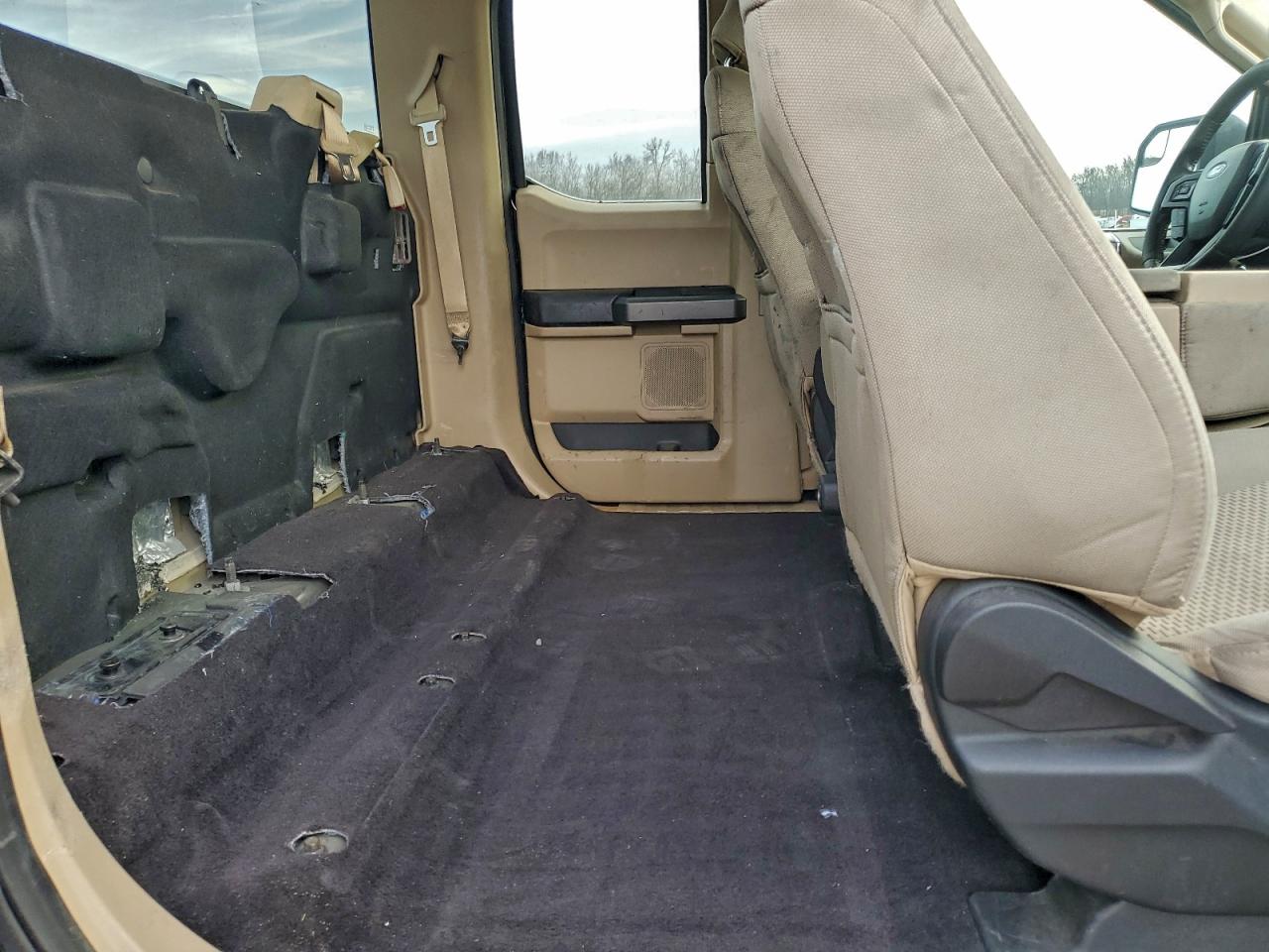 Ford F-150 Super Cab Image 12