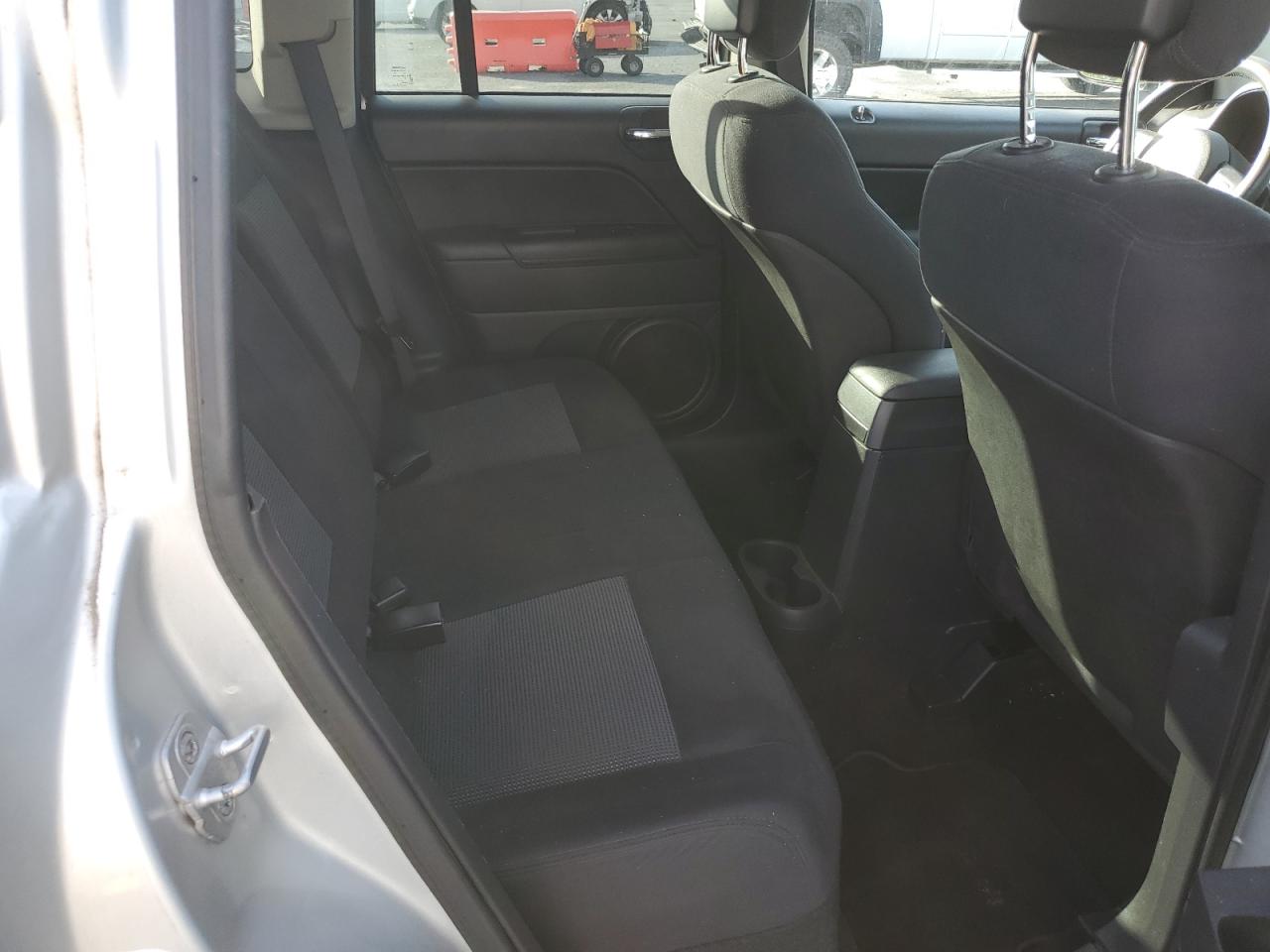 Jeep Compass Sport Image 6