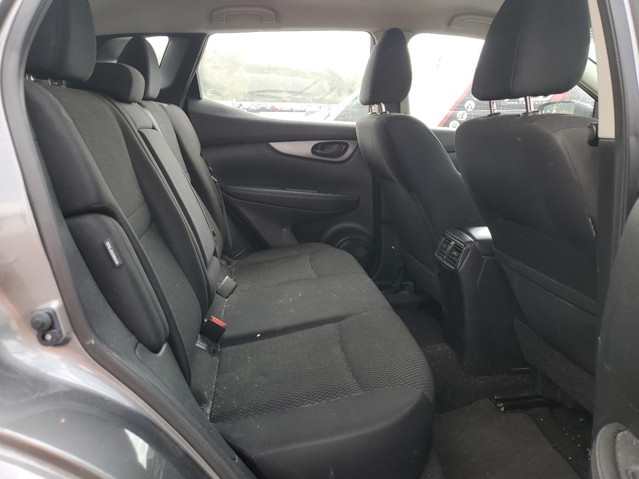 Nissan Rogue S Image 7