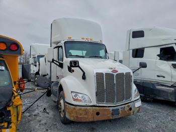  Salvage Peterbilt 579