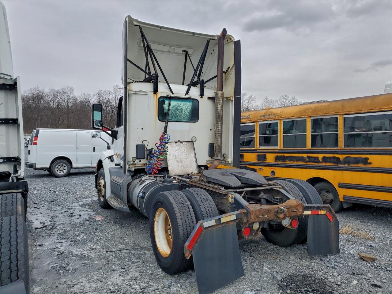 Peterbilt 579 Image 3