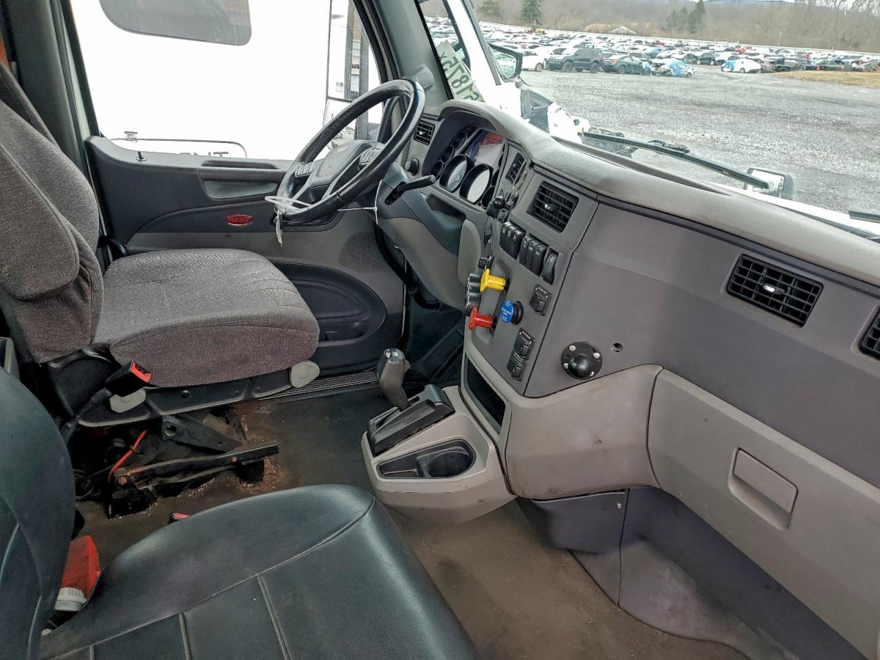 Peterbilt 579 Image 8