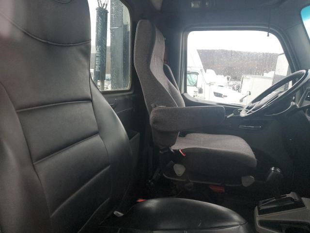 Peterbilt 579 Image 5