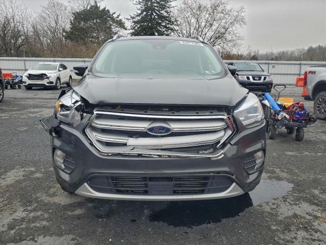 Ford Escape Titanium Image 2