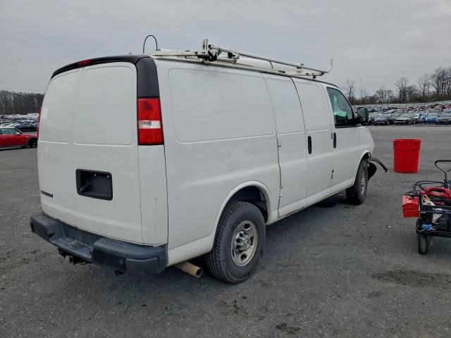 Chevrolet Express Image 2