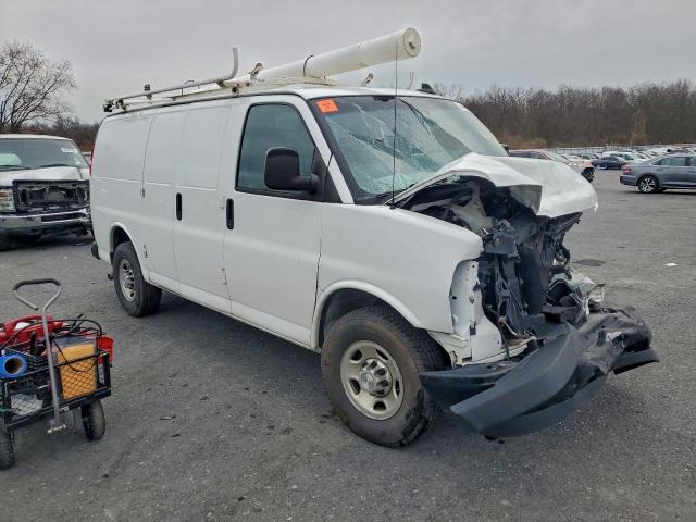 Chevrolet Express Image 4