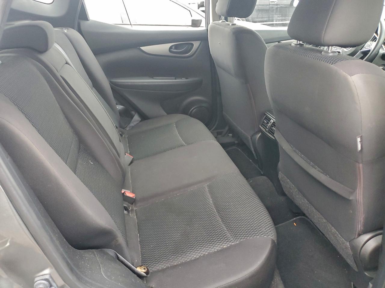 Nissan Rogue S Image 5