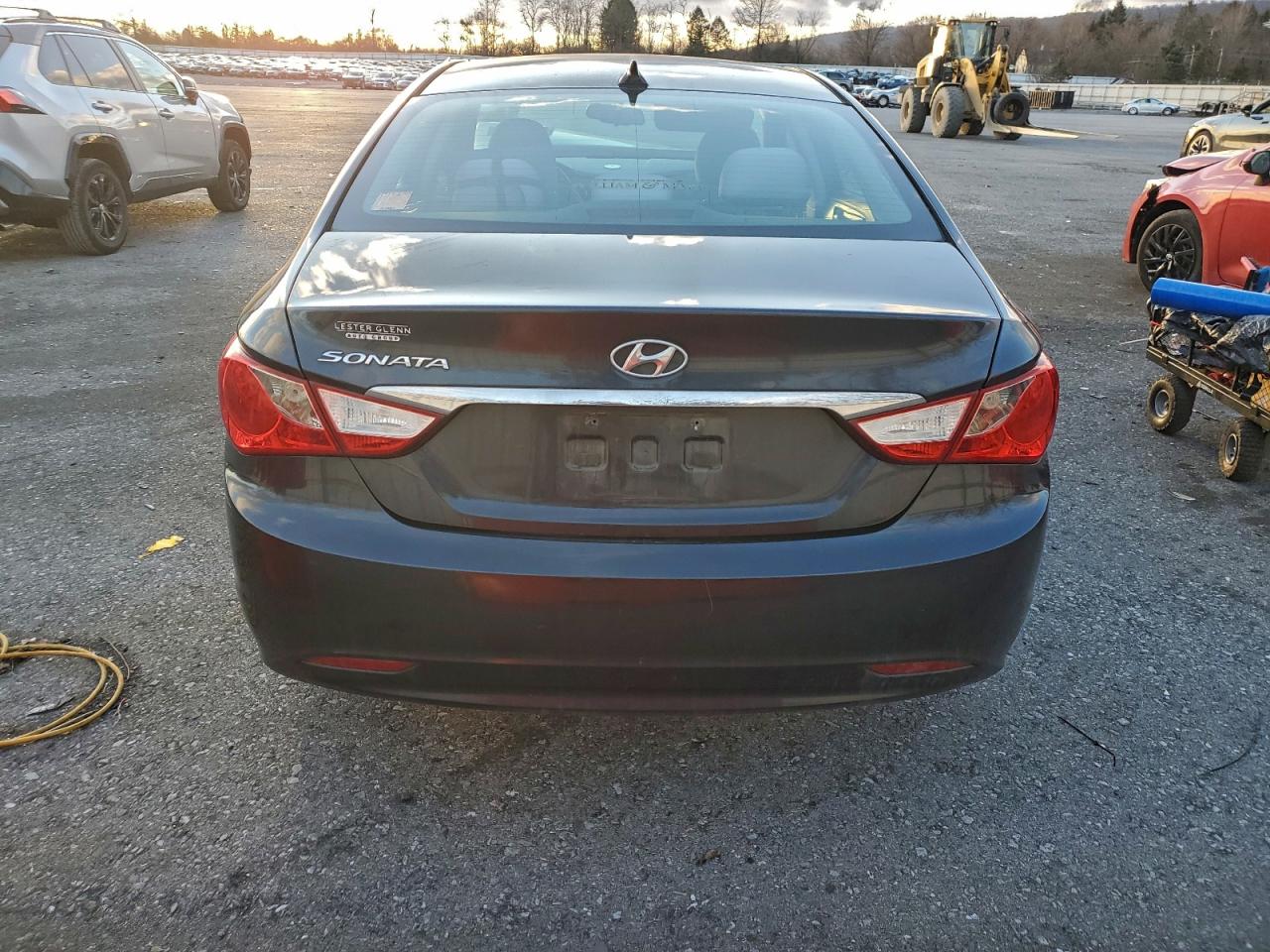 Hyundai SONATA Gls Image 12